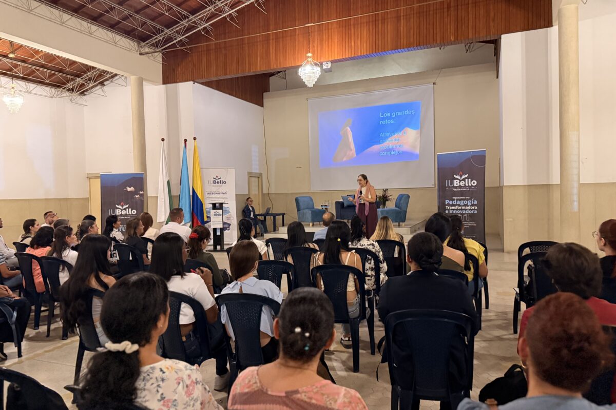 Conferencia Mujeres que Transforman Territorio-4